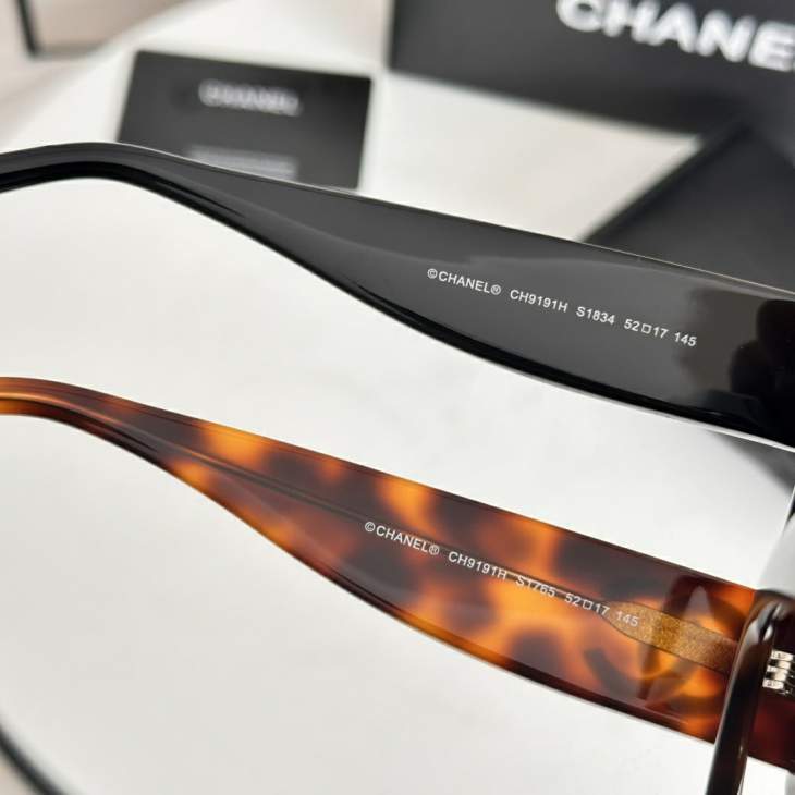 Picture of Chanel Sunglasses _SKUfw76772130fw